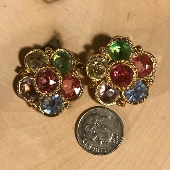 kramer Jewelry - Vintage clip on Kramer earrings